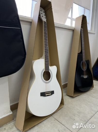 Акустическая гитара