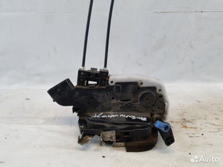 Замок двери передний левый Nissan Almera G15