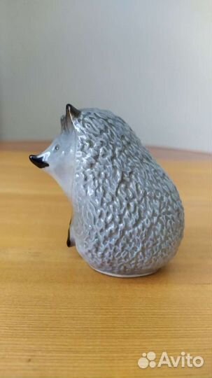Фарфоровая статуэтка ёжик. лфз. СССР