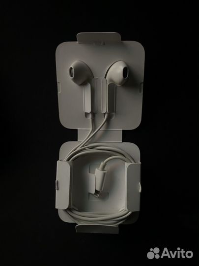 Наушники Apple EarPods lightning