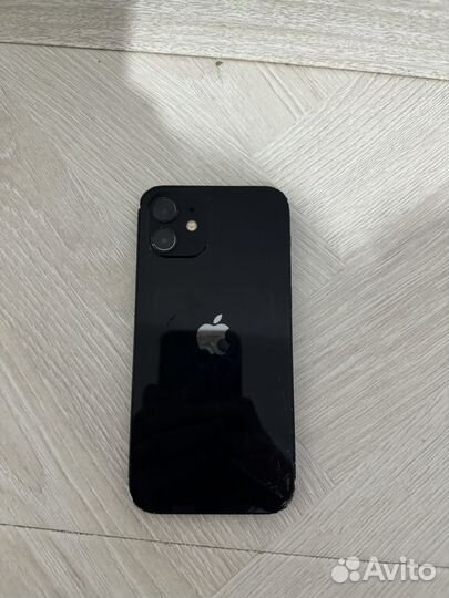 iPhone 12, 64 ГБ