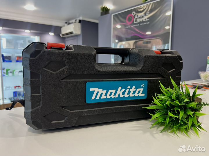 Аккумуляторная цепная пила makita