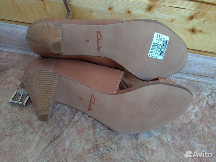 Босоножки Clarks новые