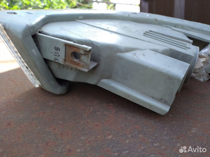 Повторитель поворота в бампер марк 2 100