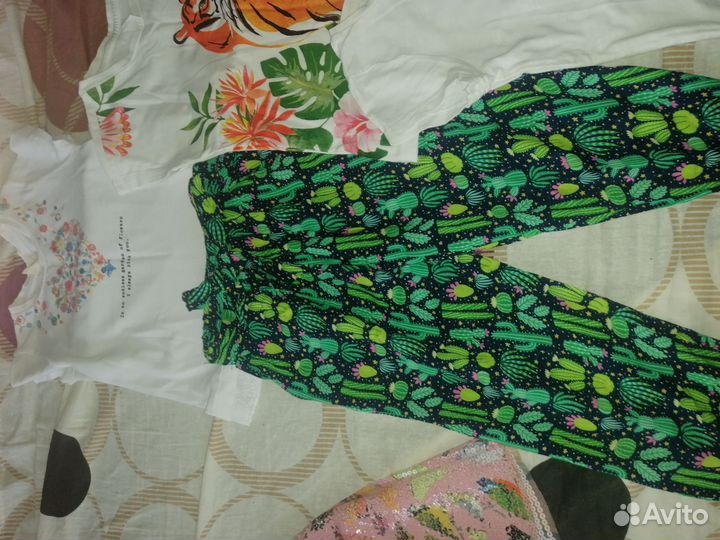 Пакетом летние вещи на 4-5 лет 104-110 11 штук