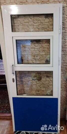 Алюминиевые входные двери б/у с стеклопакетом