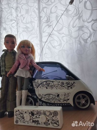 Машина Moxie на пульте управления для куклы мокси