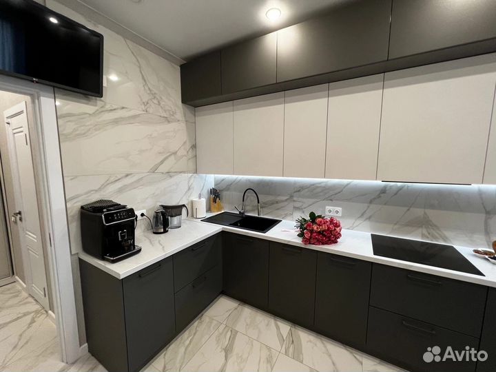 Угловая кухня на заказ. Фабрика