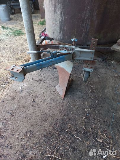 Плуг на минитрактор