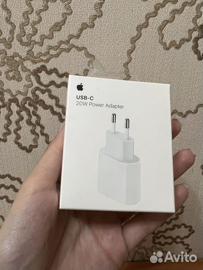 Адаптер на iPhone 20W
