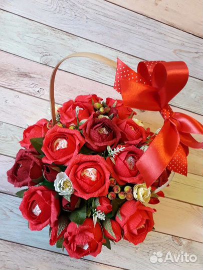 Букеты в наличии и композиции из конфет