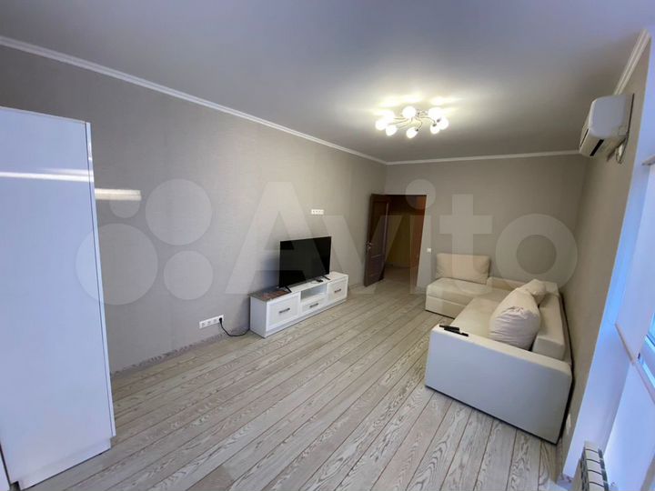 3-к. квартира, 90 м², 2/16 эт.