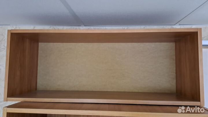 Полка книжная навесная