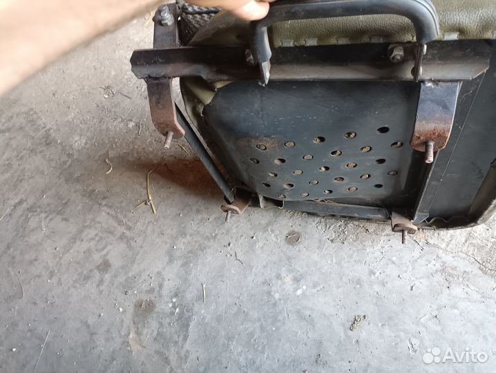 Пассажирское сиденье на камаз