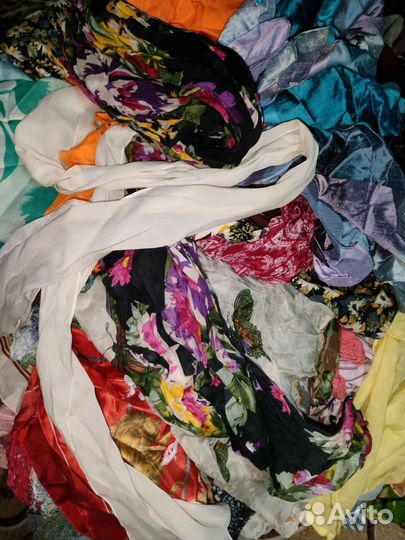 Шарфы лёгкие, платки, палантины