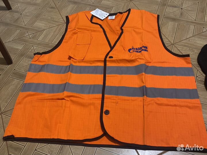 Жилетка безрукавка