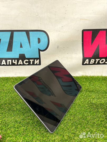 Дисплей Tesla Model Y 2021