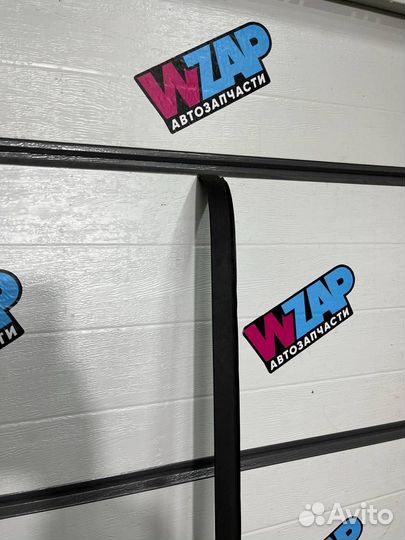 Молдинг крыши левый Dodge Ram 5 DT 2019