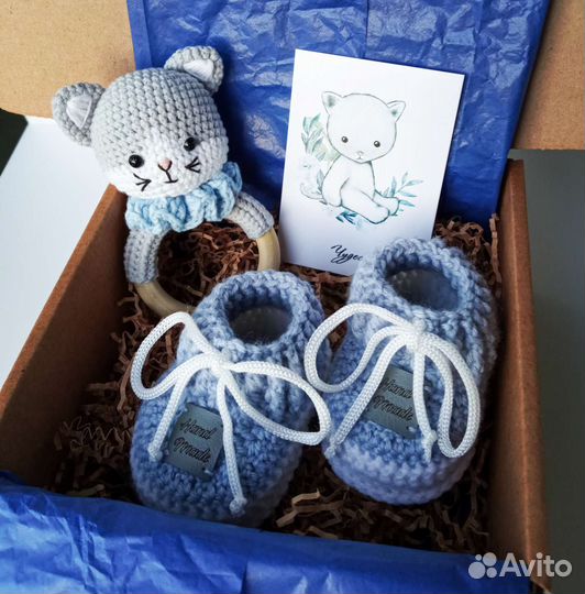 Подарочный набор пинетки и погремушка