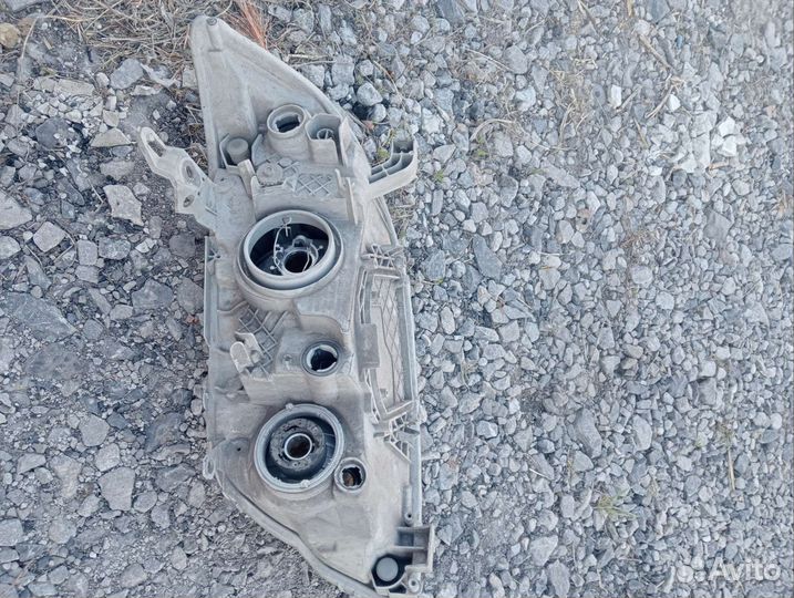 Фары передние на Тойота Филдер 121кузов