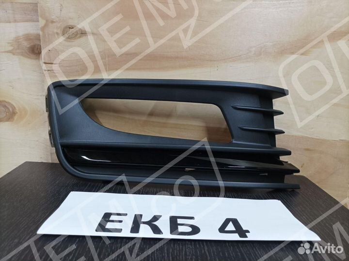 Окантовка противотуманной фары Фольксваген Поло 5