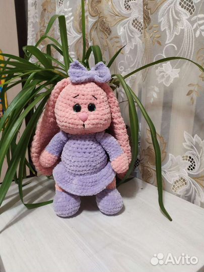 Вязанные игрушки заяц