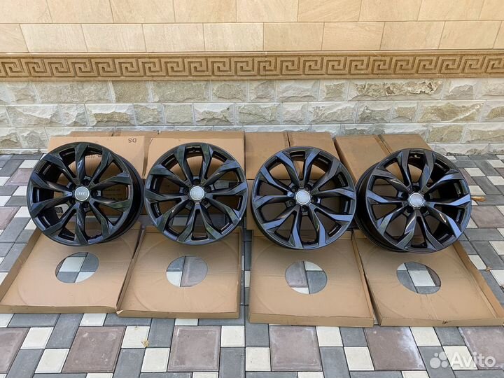 Оригинальные диски на Audi (R18)