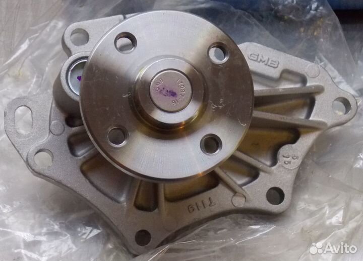 Помпа SKF vkpc 91813 (16100-28041) для RAV4 II