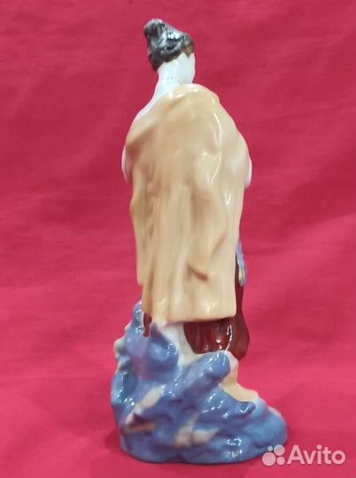 Статуэтка фарфоровая. Майская ночь. СССР