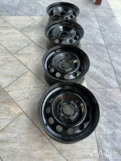 Комплект оригинальных дисков BMW R15