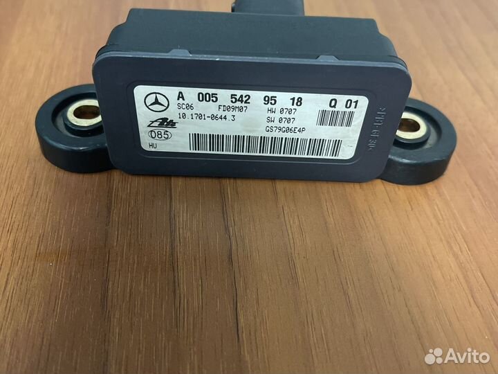 Датчик ускорения на Мерседес