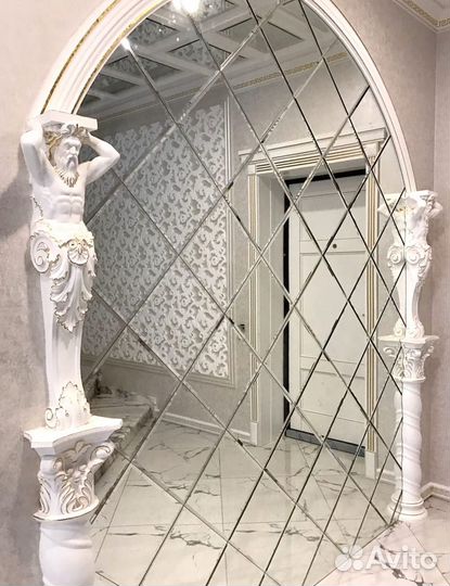 Зеркальное панно в прихожей