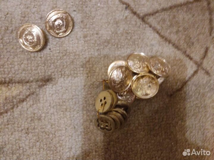 Погоны, пуговицы