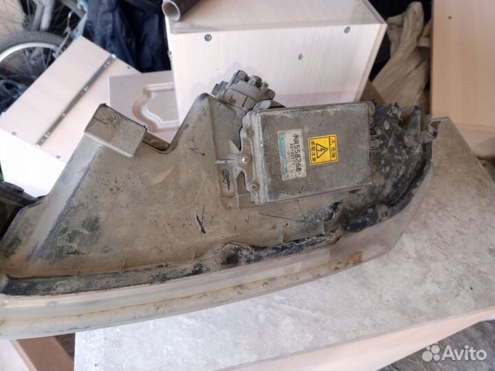 Передние фары Митсубиси chariot нрандис