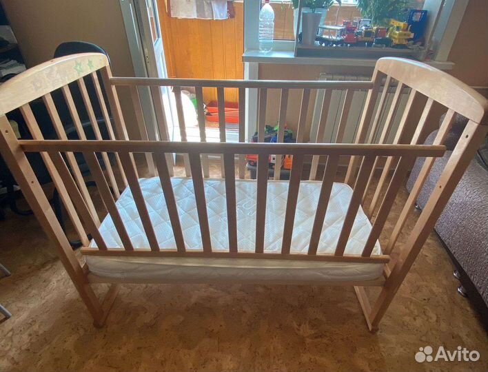 Детская кроватка