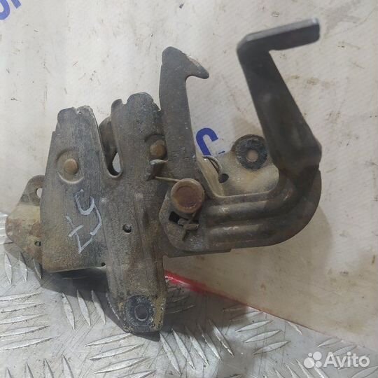 Замок капота Mitsubishi Galant седан 2.0 4G63 1993