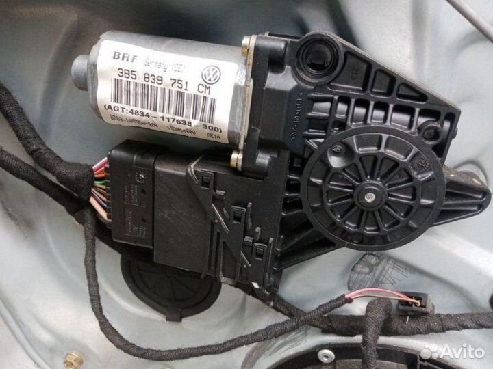 Моторчик стеклоподъемника задний Volkswagen Passat