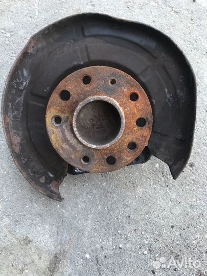 Ступица задняя левая Opel Astra H 2004-2010