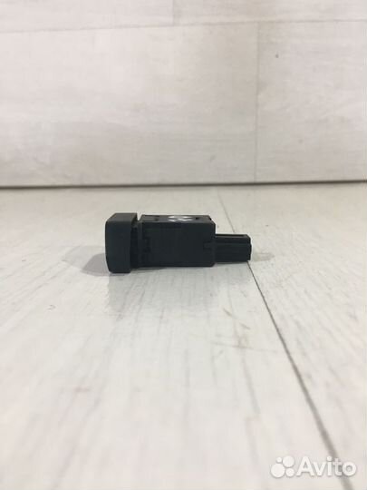 Кнопка аварийки LADA vesta 1.6 мт седан