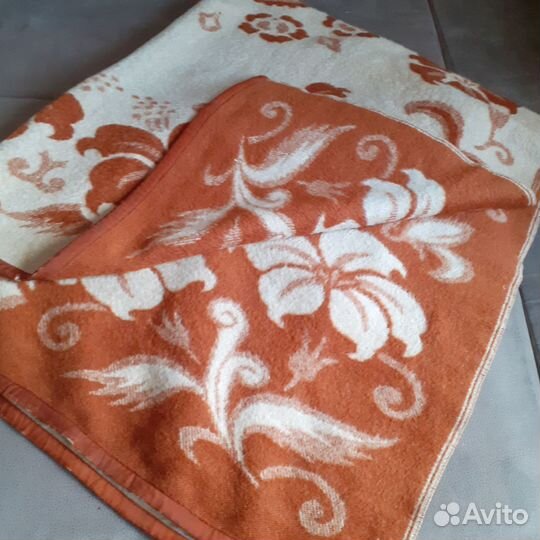 Одеяла шерстяные, теплые