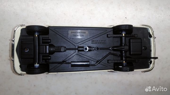 Модель автомобиля зим Газ-12Б Скорая помощь м 1:43