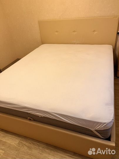 Кровать двухспальная 160 200