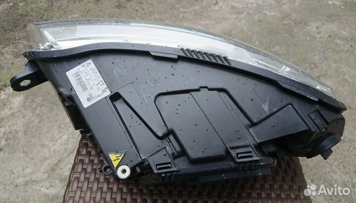 Фара передняя правая Audi A6C6 4F0941030CT