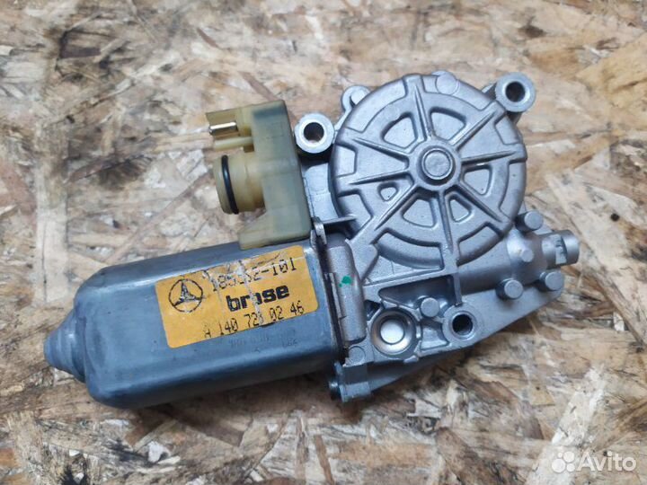 Мотор стеклоподъемника передний правый