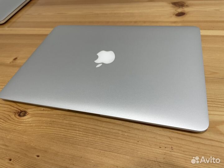 Macbook Air 13 (Early 2014)