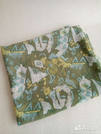 Креп (отрез ткани) салатового цвета