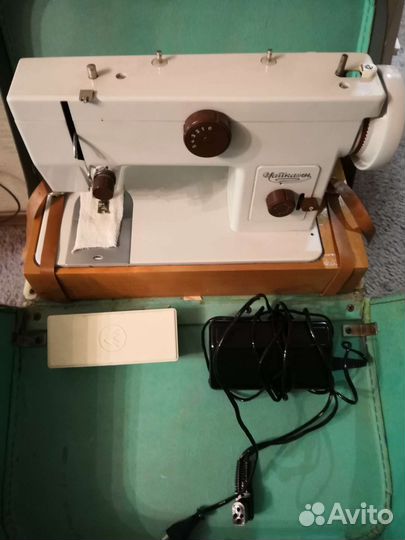 Швейная машина Чайка 134