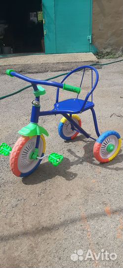 Детский трехколесный велосипед