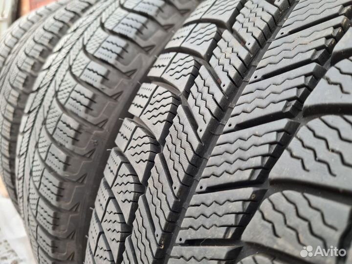 Michelin X-Ice XI3 225/50 R17