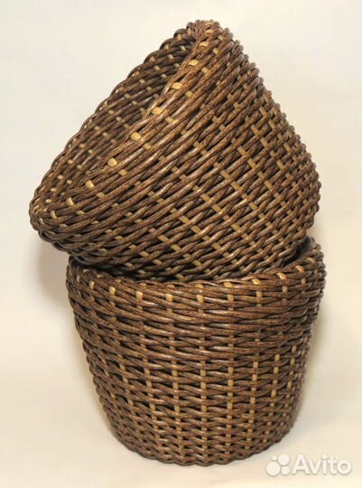 Kашпо из иcкусcтвeннoго ротангa